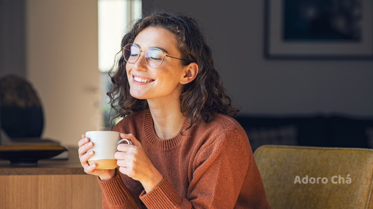 Chás podem substituir medicamentos tradicionais? 2 Degustando um delicioso cha 1