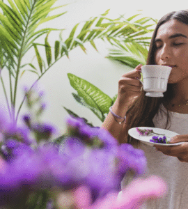 Degustando um delicioso cha 14